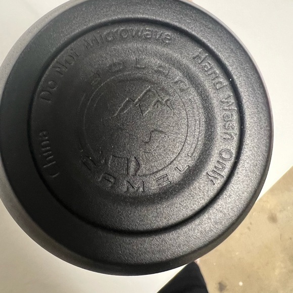 POLAR CAMEL 12ozINSULATED STEMLESS WINE CUP. BLACK MONOGRAMMED “POPS” - Picture 3 of 5